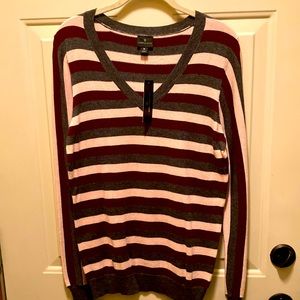 NWT Worthington striped v neck sweater. Size M